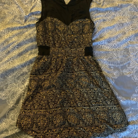 Golden Aztec Pattern Dress - Picture 2 of 3